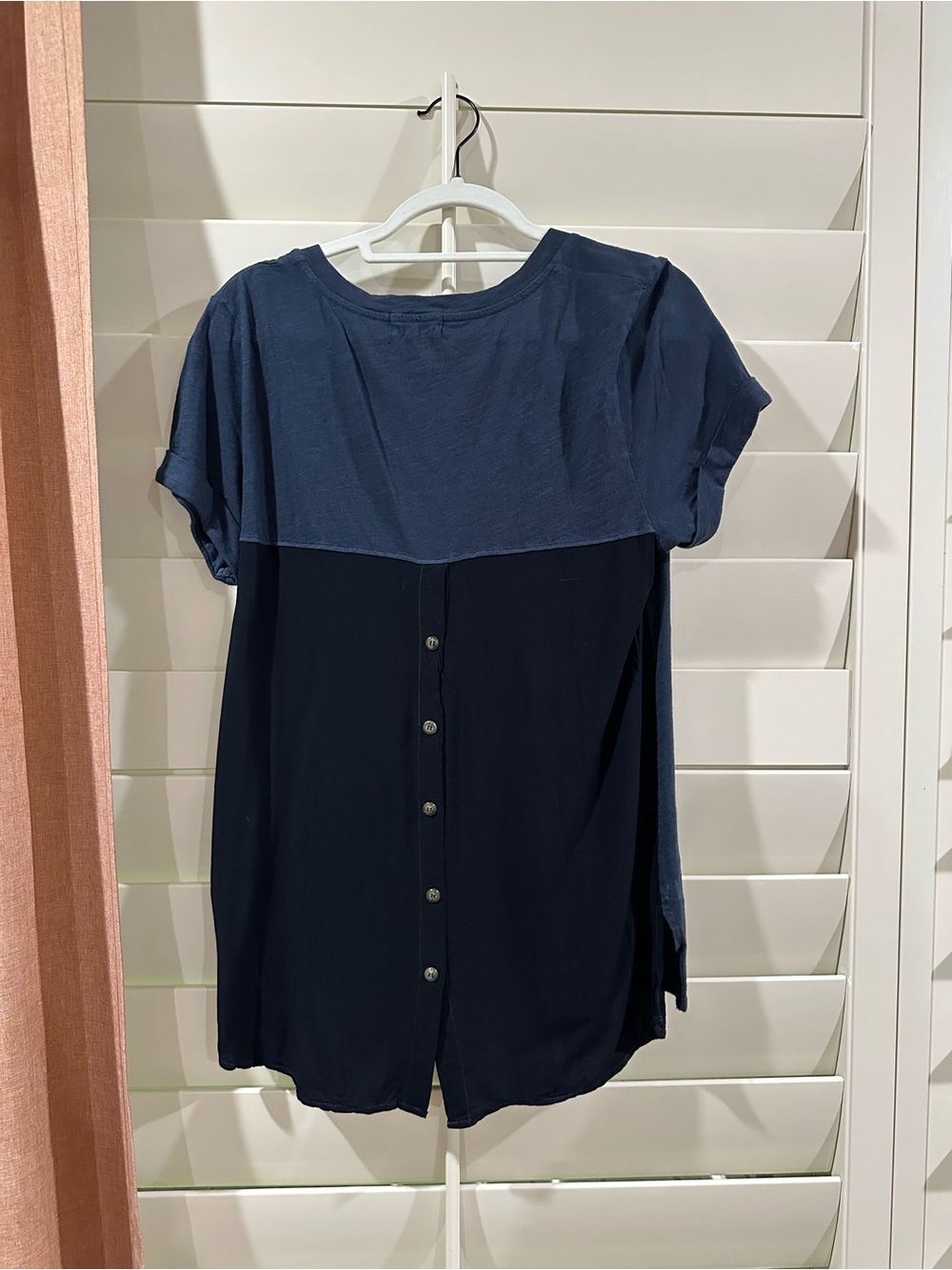 Anthropologie T.La Two-Tone Navy Blue Button-Back Short Sleeve Top